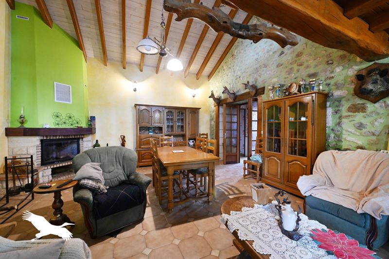 Vente Maison ROUZEDE - 5 pièces -206 m² - (16220)