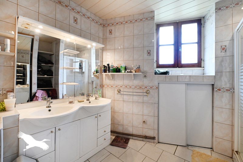 Vente Maison ROUZEDE - 5 pièces -206 m² - (16220)