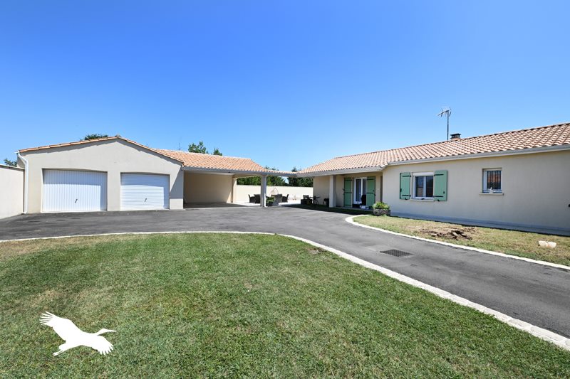 Vente Maison VOUTHON - 4 pièces -200,5 m² - (16220)