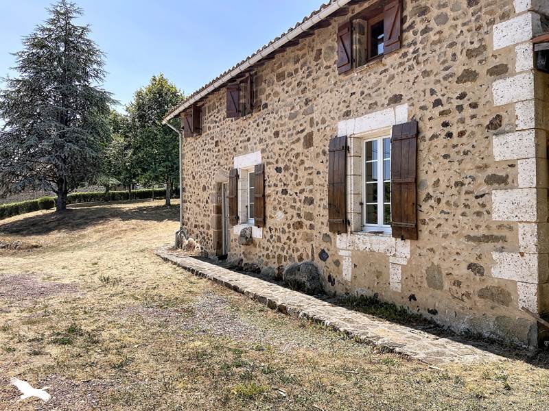 Vente Maison ECURAS - 4 pièces -121 m² - (16220)