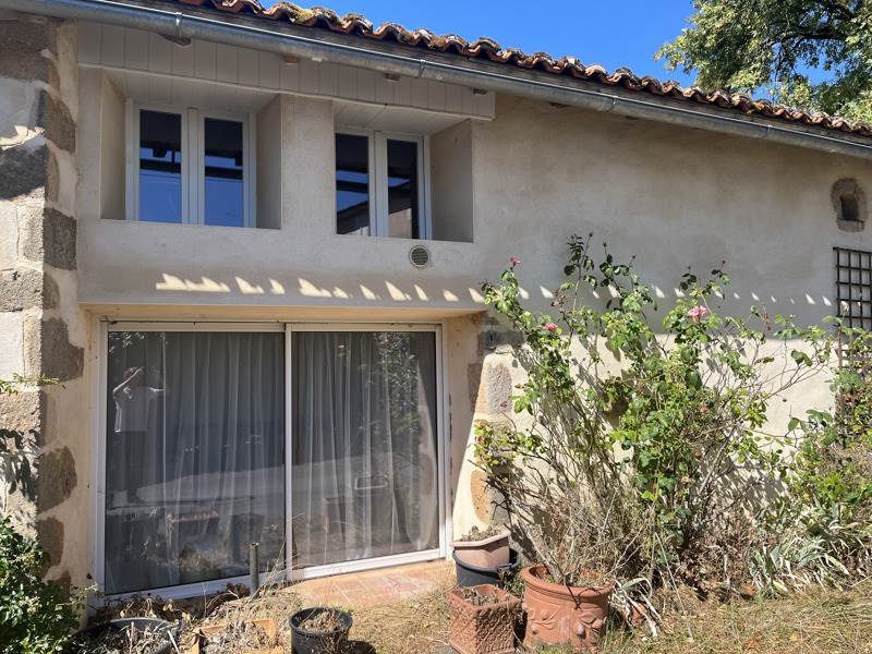 Vente Maison MONTBRON - 3 pièces -65 m² - (16220)
