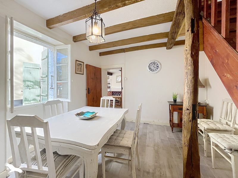 Vente Maison Montbron - 8 pièces -200 m² - (16220)