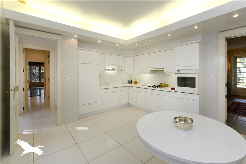 Vente Maison MONTBRON - 6 pièces -261 m² - (16220)