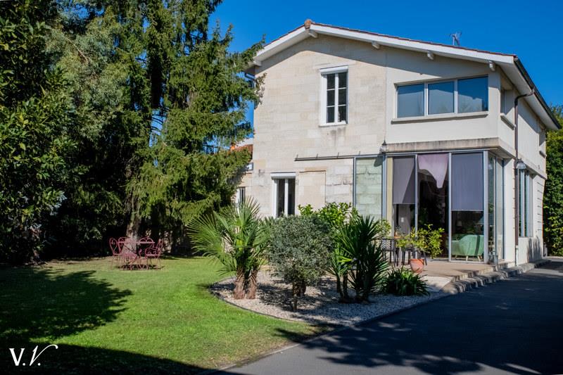 Vente Maison BEGLES - 8 pièces -217 m² - (33130)
