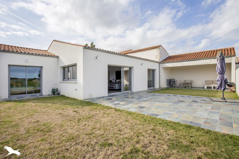 Maison 4 pièces 120 m² · à Saint-Laurent-de-la-Prée · 120 m² · 399 000 €