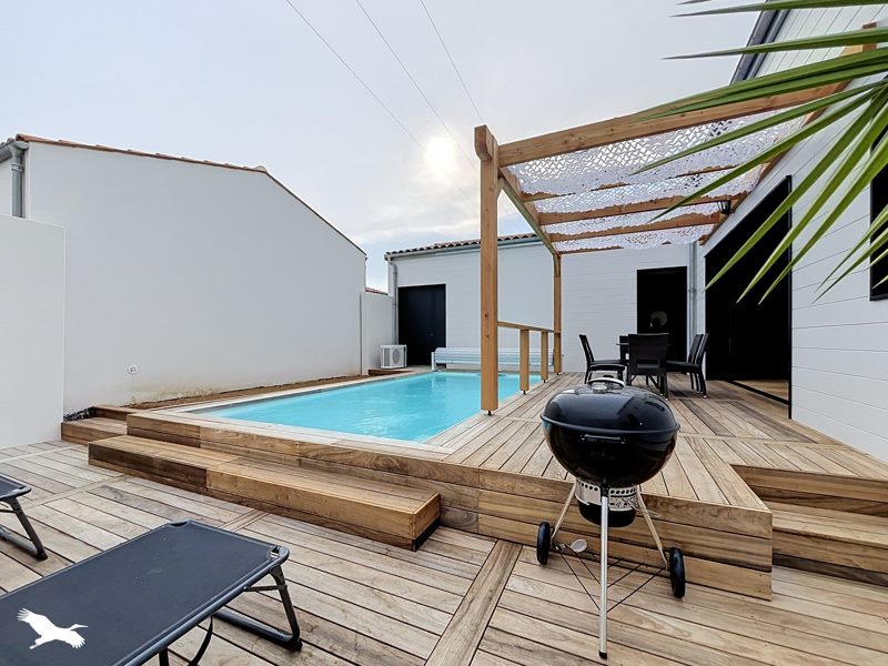 Vente Maison Saint-Laurent-de-la-Prée - 5 pièces -172 m² - (17450)