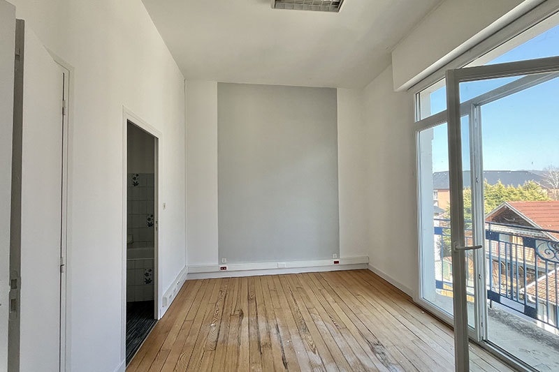 Vente Immeuble LOURDES - -  800 m² - (65100)