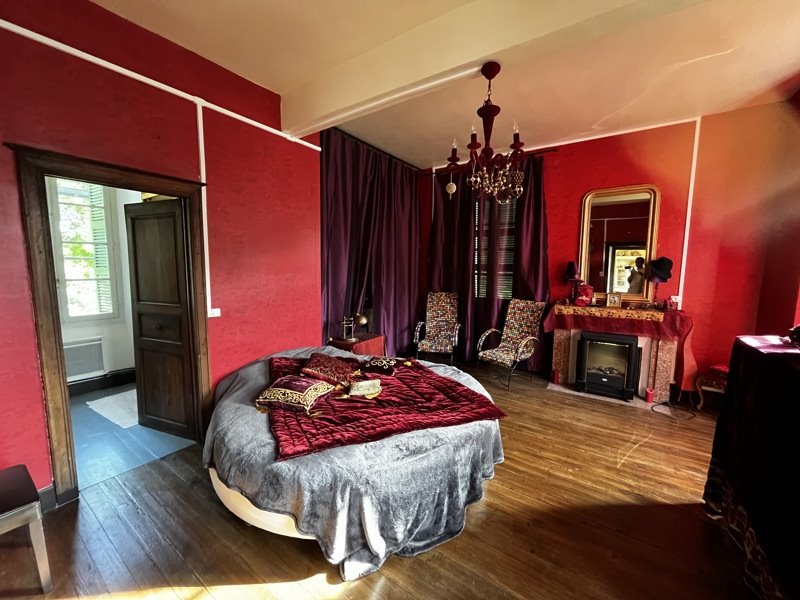 Vente Maison LES ANGLES - 10 pièces -300 m² - (65100)