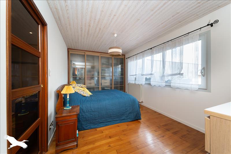 Vente Maison LARUSCADE - 6 pièces -278 m² - (33620)