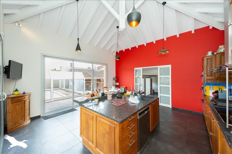 Vente Maison LARUSCADE - 6 pièces -278 m² - (33620)