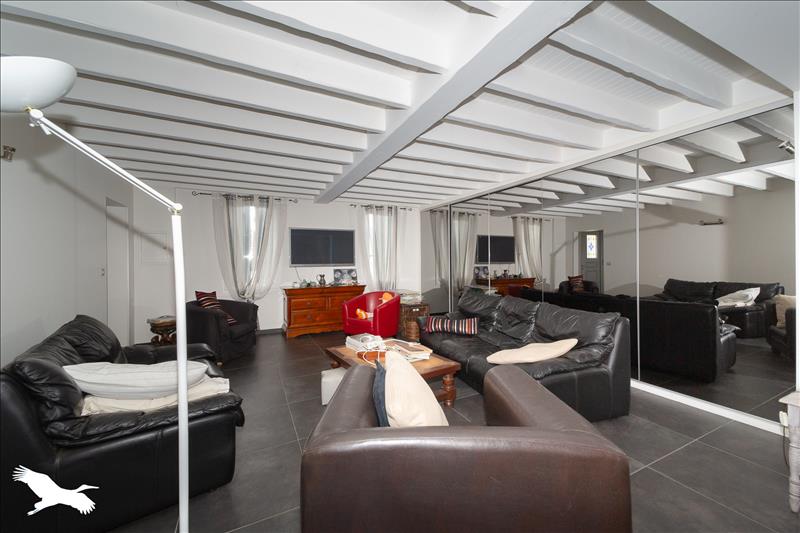 Vente Maison LARUSCADE - 6 pièces -270 m² - (33620)