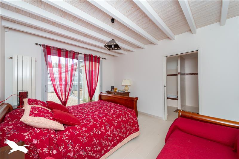 Vente Maison LARUSCADE - 6 pièces -270 m² - (33620)