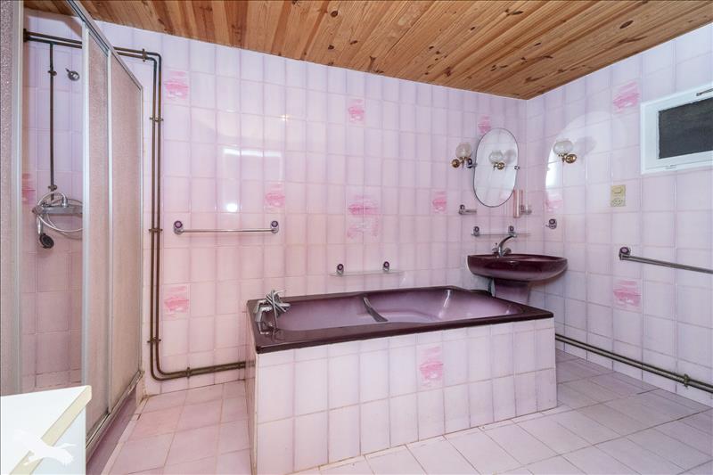 Vente Maison TIZAC DE LAPOUYADE - 4 pièces -196 m² - (33620)