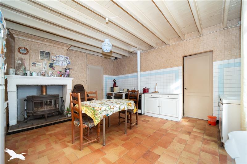 Vente Maison TIZAC DE LAPOUYADE - 4 pièces -196 m² - (33620)