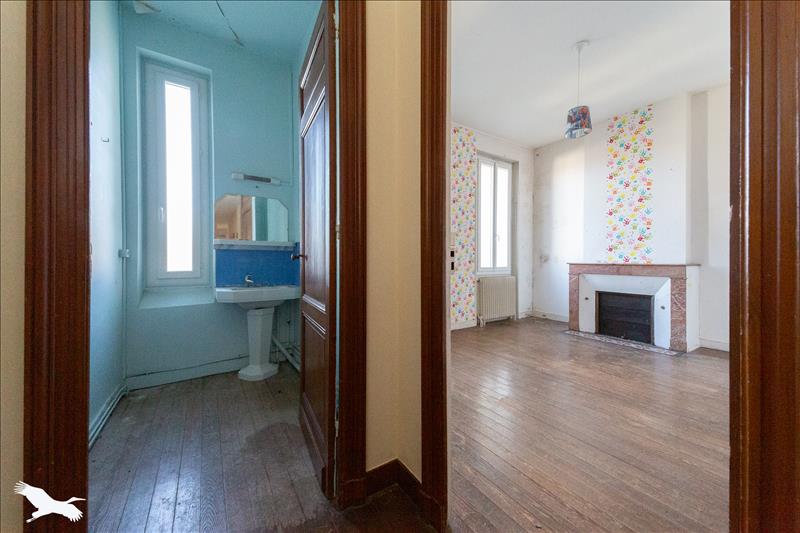 Vente Maison CAVIGNAC - 8 pièces -205 m² - (33620)