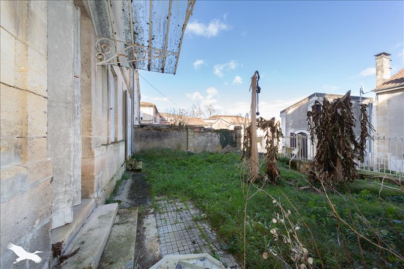 Vente Maison CAVIGNAC - 8 pièces -205 m² - (33620)