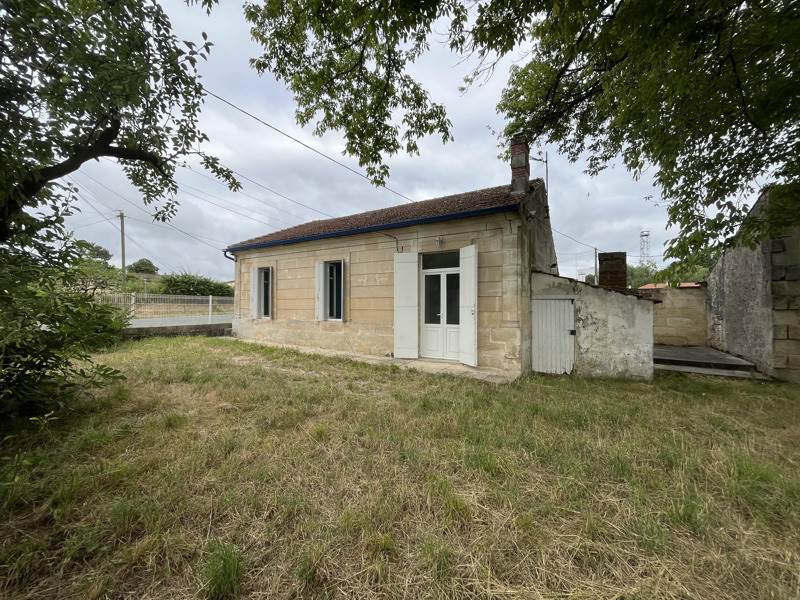 Vente Maison ST SAVIN - 4 pièces -75 m² - (33920)