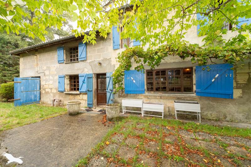 Vente Maison TIZAC DE LAPOUYADE - 5 pièces -140 m² - (33620)