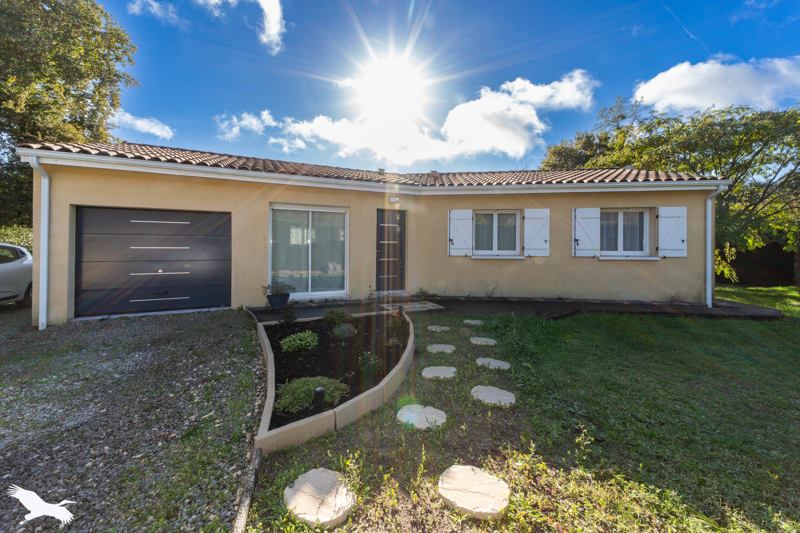 Vente Maison ST SAVIN - 4 pièces -82 m² - (33920)