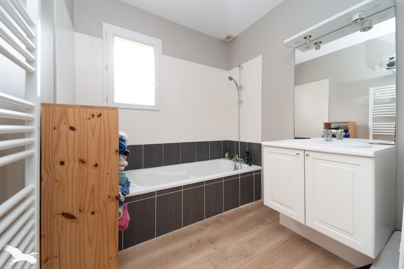 Vente Maison ST SAVIN - 4 pièces -82 m² - (33920)