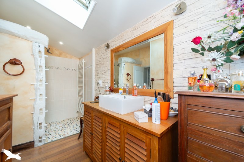 Vente Maison LARUSCADE - 6 pièces -168 m² - (33620)