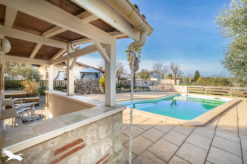 Vente Maison LARUSCADE - 6 pièces -168 m² - (33620)