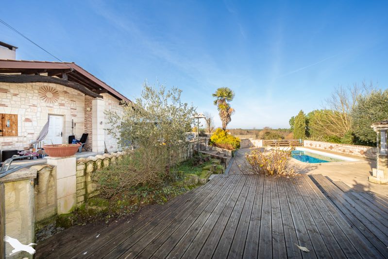 Vente Maison LARUSCADE - 6 pièces -168 m² - (33620)