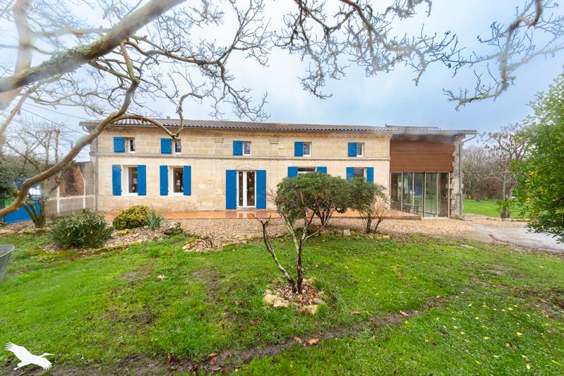 Vente Maison ST MARIENS - 7 pièces -217 m² - (33620)