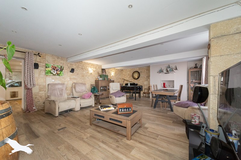 Vente Maison LARUSCADE - 5 pièces -198 m² - (33620)