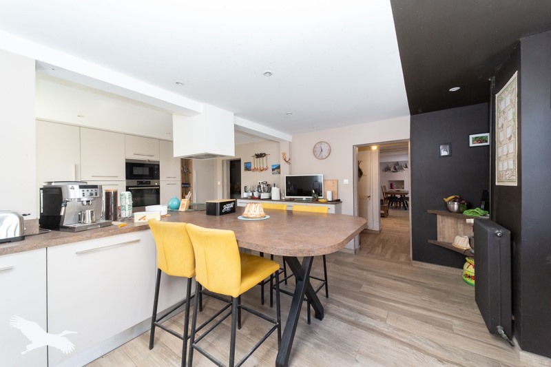 Vente Maison LARUSCADE - 5 pièces -198 m² - (33620)