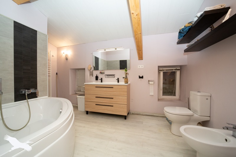 Vente Maison LARUSCADE - 5 pièces -198 m² - (33620)