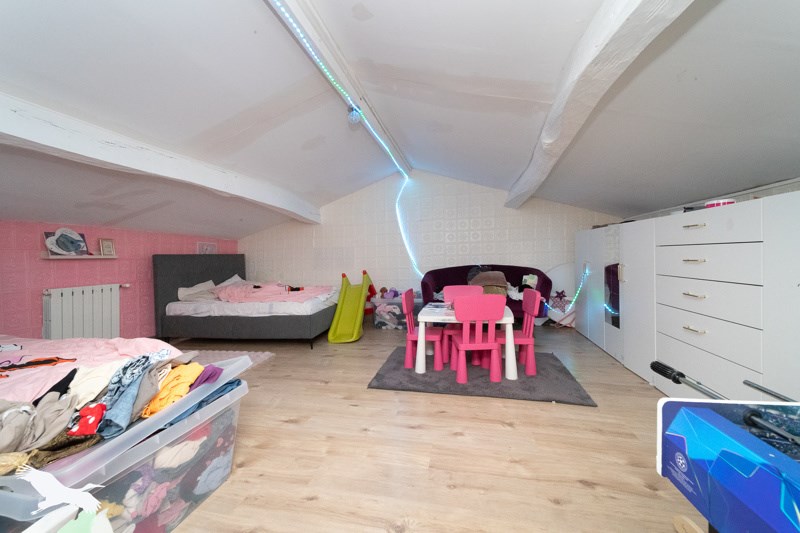 Vente Maison ST SAVIN - 5 pièces -160 m² - (33920)