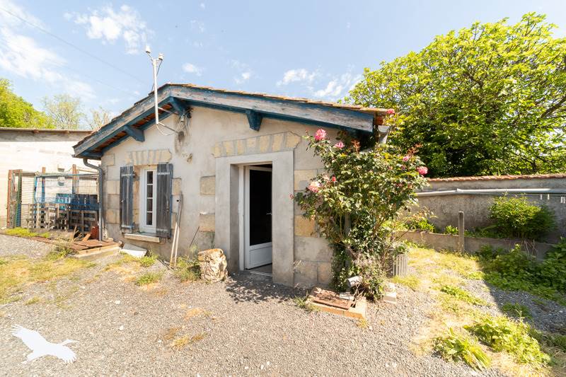 Vente Maison ST CHRISTOLY DE BLAYE - 4 pièces -107 m² - (33920)