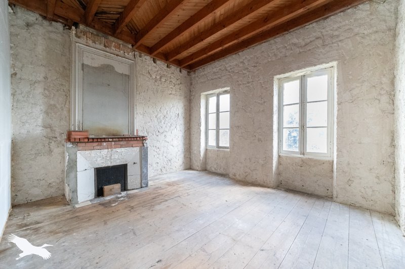 Vente Maison ST SAVIN - 5 pièces -200 m² - (33920)