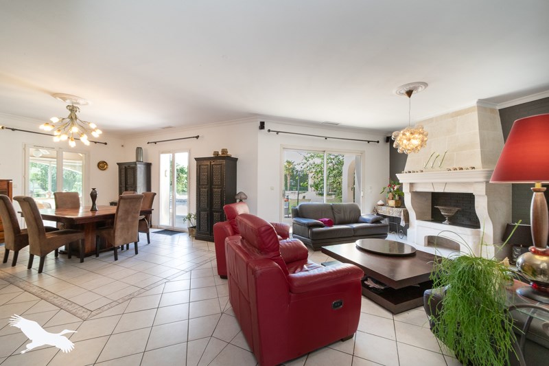 Vente Maison ST MARIENS - 6 pièces -211 m² - (33620)