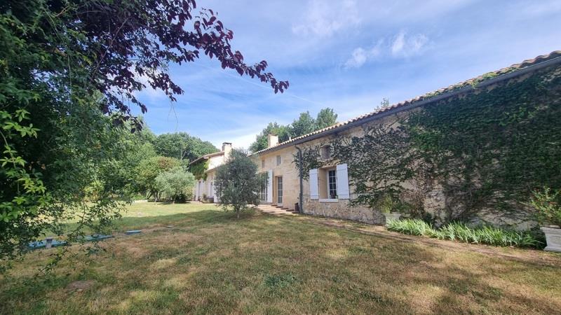 Vente Maison TIZAC DE LAPOUYADE - 5 pièces -239 m² - (33620)
