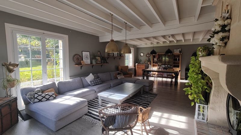 Vente Maison TIZAC DE LAPOUYADE - 5 pièces -239 m² - (33620)