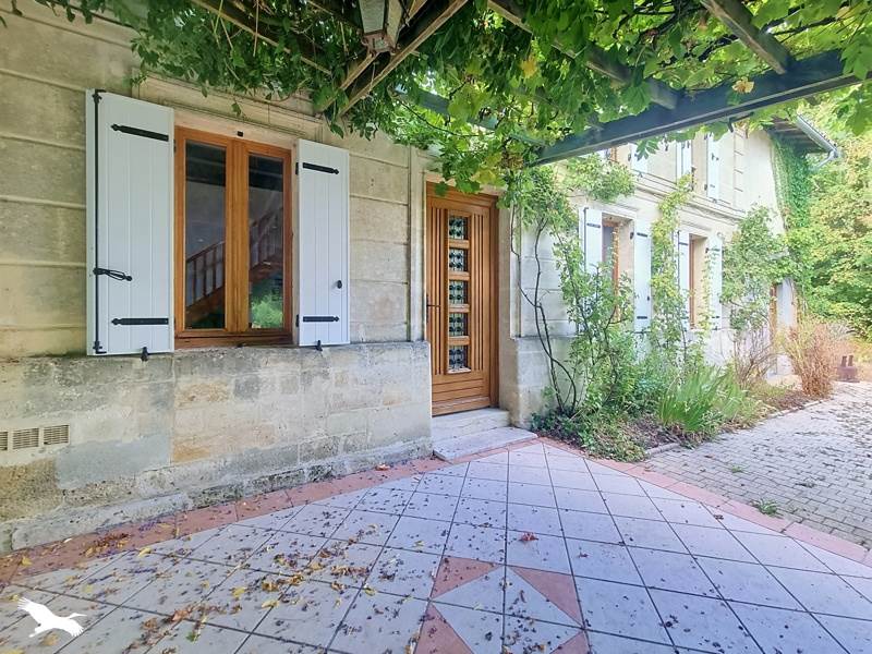 Maison 4 pièces 164 m² · à Laruscade · 164 m² · 296 520 €