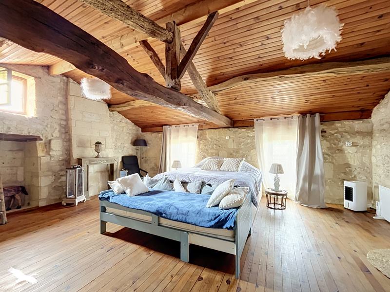 Vente Maison Civrac-de-Blaye - 4 pièces -155,2 m² - (33920)