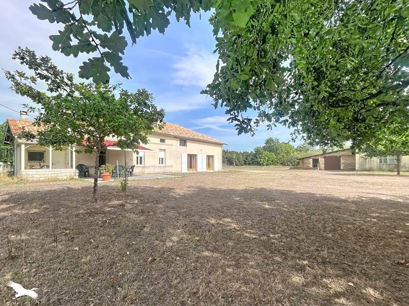 Vente Maison LARUSCADE 33620 5 pièces - 233,72 m²