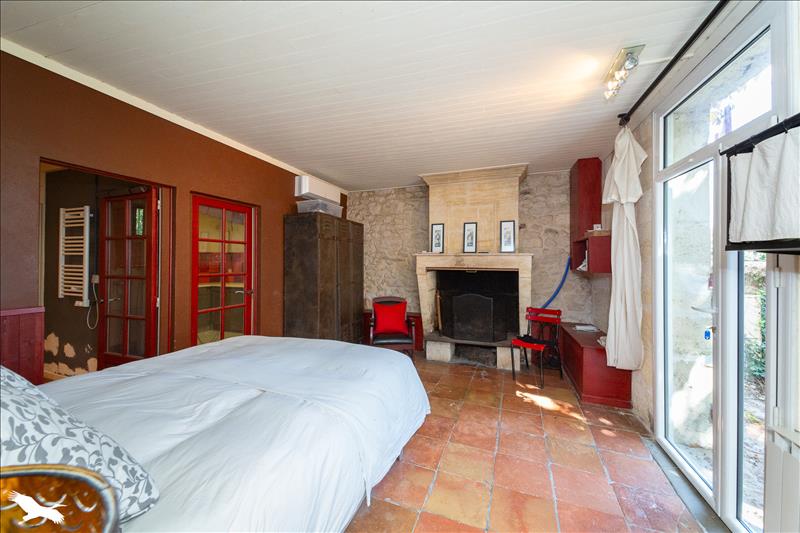 Vente Maison CIVRAC DE BLAYE - 10 pièces -354 m² - (33920)