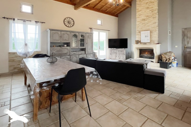 Vente Maison TERRES DE HAUTE CHARENTE - 4 pièces -138 m² - (16270)