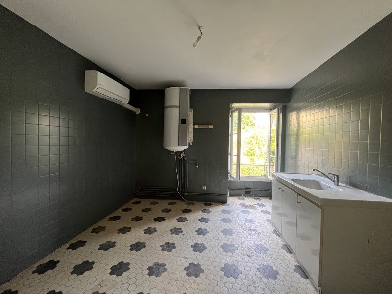 Vente Immeuble CONFOLENS - -  216 m² - (16500)