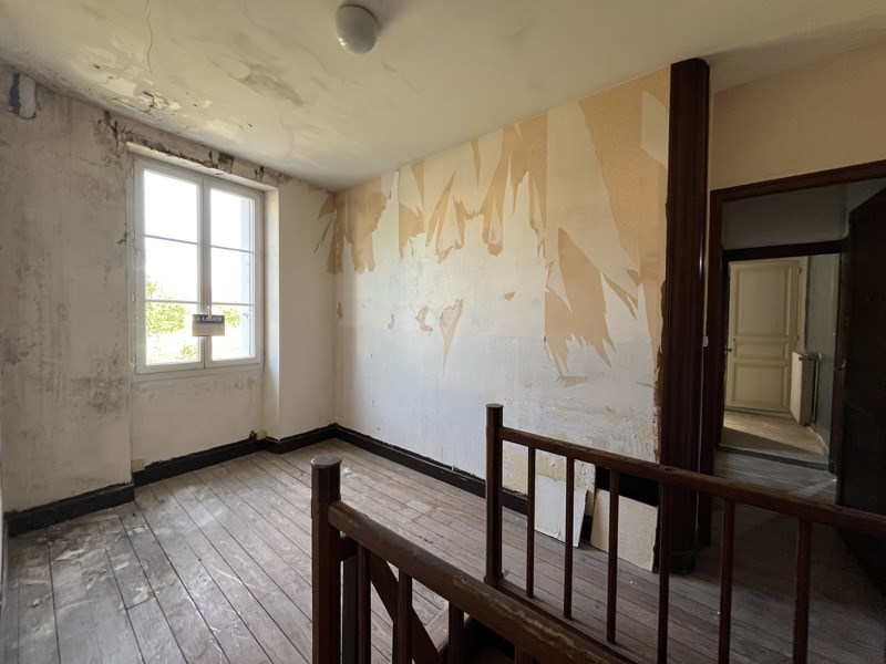 Vente Immeuble CONFOLENS - -  216 m² - (16500)