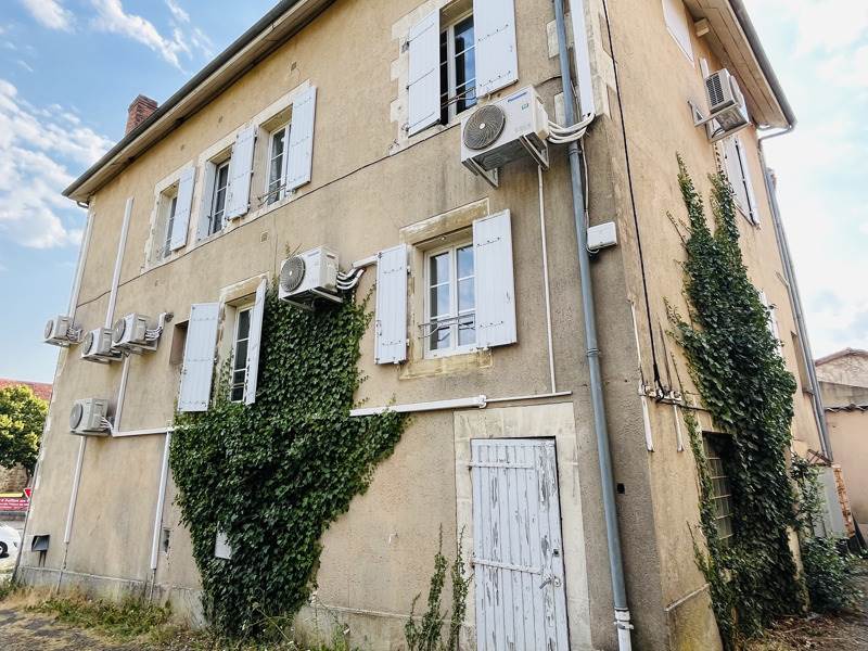 Vente Immeuble CONFOLENS - -  216 m² - (16500)