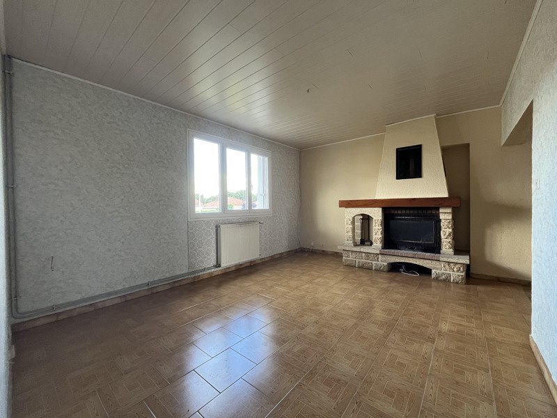 Vente Maison TERRES DE HAUTE CHARENTE - 5 pièces -120 m² - (16270)