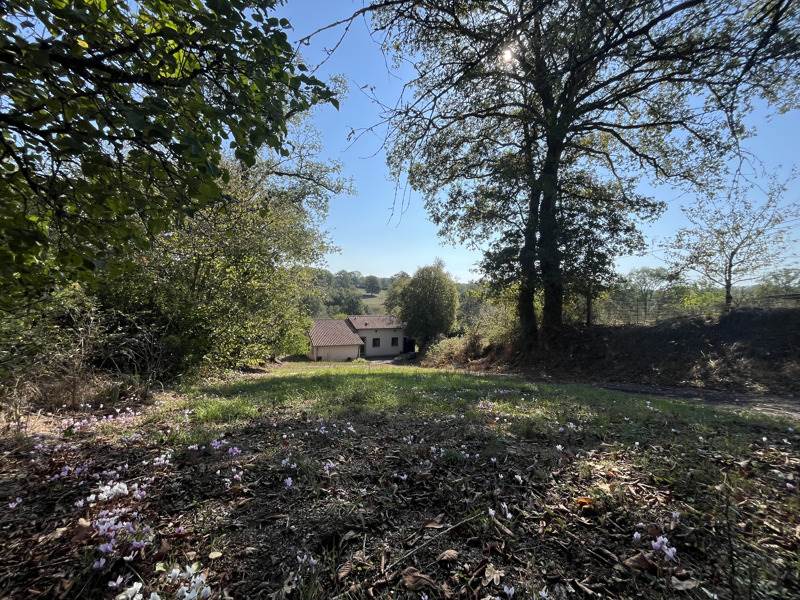 Vente Maison Confolens - 4 pièces -100 m² - (16500)