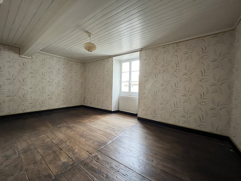 Vente Maison MANOT - 7 pièces -215,3 m² - (16500)