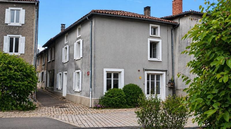 Vente Maison MANOT - 7 pièces -215,3 m² - (16500)