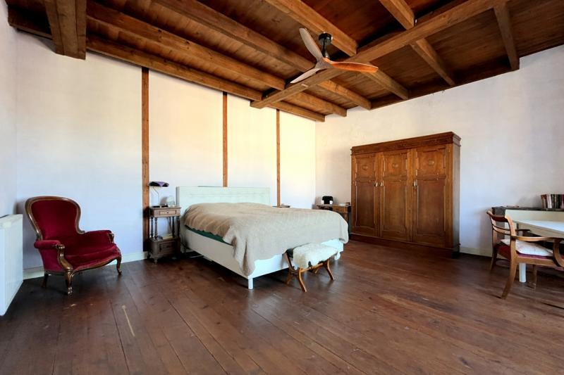 Vente Maison CONFOLENS - 10 pièces -353,1 m² - (16500)